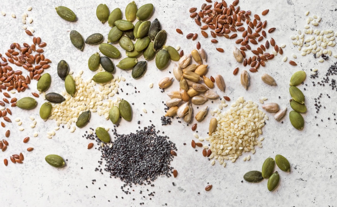 Différentes graines : courges, chia, noix, amandes, tournesol. Renforce le système immunitaire en automne, donne de l'énergie. naturel et sains pour la santé