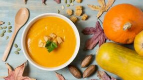 Recette pour se réchauffer en automne et hiver : soupe, velouté de courge butternut naturelle.