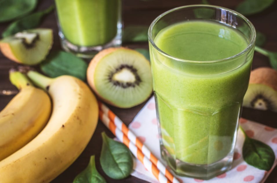 Recettes de smoothies pour l'automne, sains et naturels : kiwi banane pomme verte et banane cacao